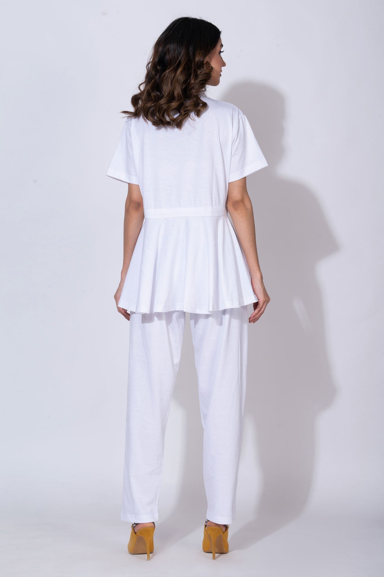 70's off-beat White Peplum Set - Top